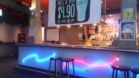 Hotel Royal - Redcliffe Tourism 0