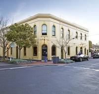 College Lawn Hotel - Redcliffe Tourism