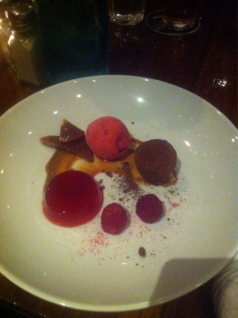 Cat & Fiddle Hotel - Redcliffe Tourism 0