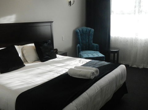 International Hotel - Redcliffe Tourism 0