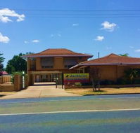 Jackaroo Apartments - Redcliffe Tourism