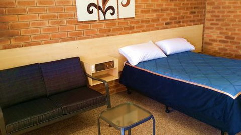 Jackaroo Apartments - Redcliffe Tourism 1