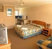 Montego Mermaid Beach Motel - Redcliffe Tourism
