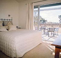 Tinnies At Back Creek Vineyard - Redcliffe Tourism