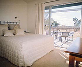 Tinnies At Back Creek Vineyard - Redcliffe Tourism 0