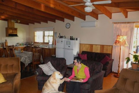Happydays Accommodation Motor Inn - Redcliffe Tourism 5
