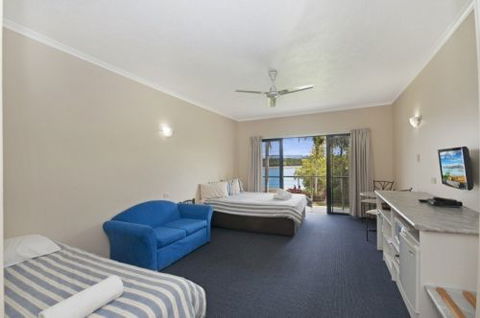 Hinchinbrook Marine Cove Motel - Redcliffe Tourism 2