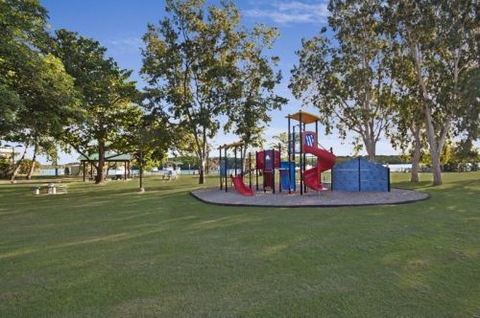 Hinchinbrook Marine Cove Motel - Redcliffe Tourism 8