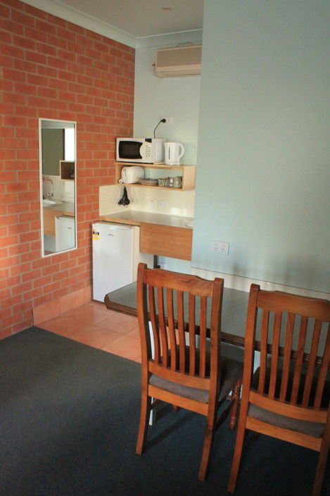 Catalina Motel Lake Macquarie - Redcliffe Tourism 3