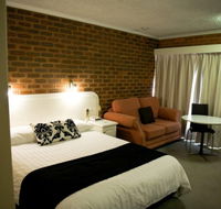 Cousins Motor Inn - Redcliffe Tourism