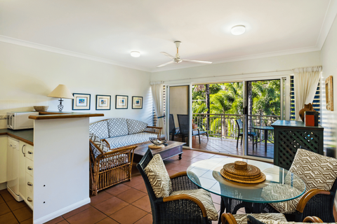 The York Beachfront Holiday Apartments - Redcliffe Tourism 6