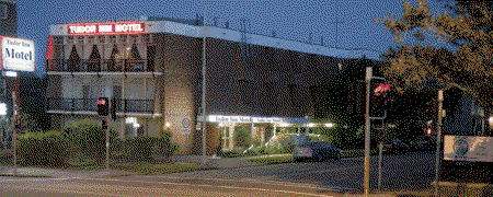 Tudor Inn Motel - Redcliffe Tourism 0