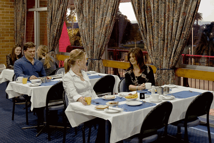 Tudor Inn Motel - Redcliffe Tourism 1