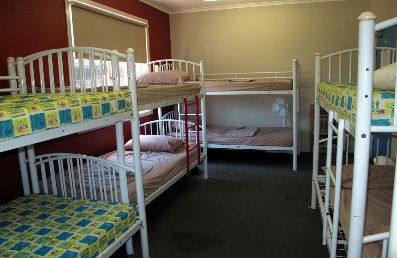 Boomerang Backpackers - Redcliffe Tourism 1