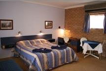 Deer Park Motor Inn - Redcliffe Tourism 1