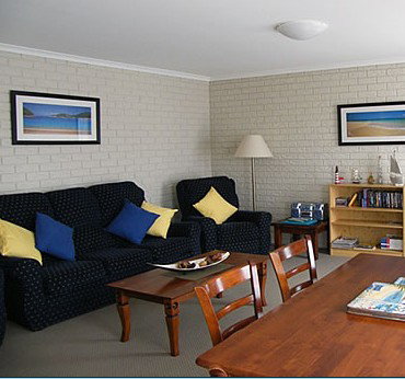 Capri Apartments - Redcliffe Tourism 3