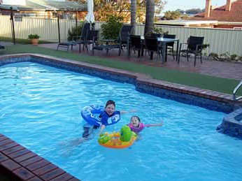 Capri Apartments - Redcliffe Tourism 5