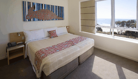 Stradbroke Island Beach Hotel - Redcliffe Tourism