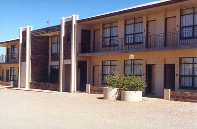 Opal Inn Hotel Motel And Tourist Park - Redcliffe Tourism 2