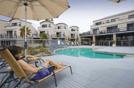 Corrigans Cove Apartments - Redcliffe Tourism 1