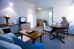 Hotel Cavalier - Redcliffe Tourism 1