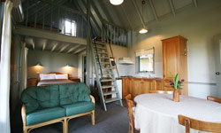 Great Ocean Road Cottages - Redcliffe Tourism 2