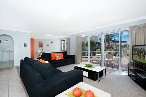 Le Beach Apartments - Redcliffe Tourism 6