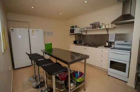 Millies Guesthouse & Serviced Apartments - Redcliffe Tourism 3