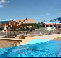 Country Roads Motor Inn - Redcliffe Tourism