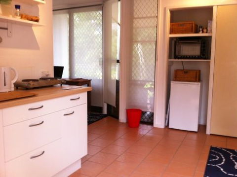 Bardon B&B - Redcliffe Tourism 8