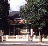 Sparrow Cottage - Redcliffe Tourism