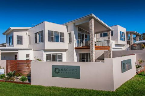 Escape At Nobbys - Redcliffe Tourism 0