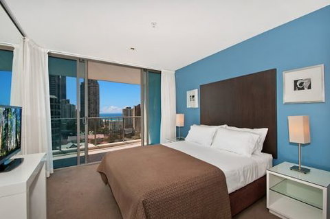 Gold Coast Holiday Stays - Redcliffe Tourism 2