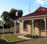 Brooking Cottage - Redcliffe Tourism