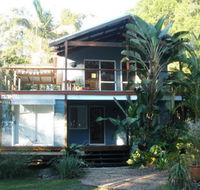 Coochiemudlo Island Family Beach House - Redcliffe Tourism