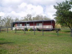 Mulgowie Country Cabins - Redcliffe Tourism 0