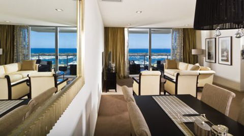 Victoria Towers - Redcliffe Tourism 4