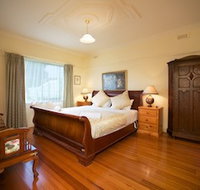 Nazaaray Beach House - Redcliffe Tourism
