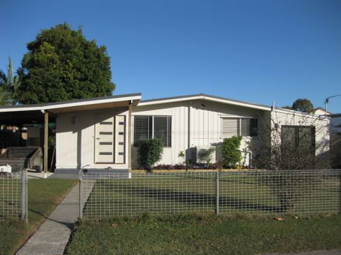 Our Holiday House - Redcliffe Tourism 0