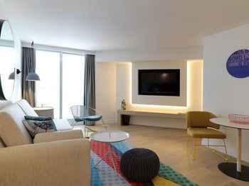 QT Bondi - Redcliffe Tourism 9