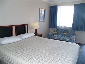 Pigeon House Motor Inn - Redcliffe Tourism 2