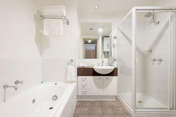 Ringwood Royale - Redcliffe Tourism 4
