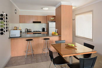 Ringwood Royale - Redcliffe Tourism 16
