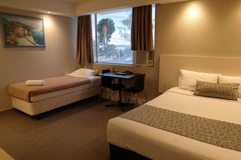 Parkville Place - Redcliffe Tourism 3