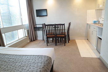 Parkville Place - Redcliffe Tourism 24