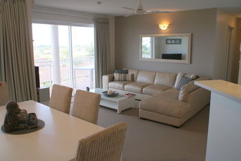 Beachside Resort - Kawana Waters - Redcliffe Tourism 8