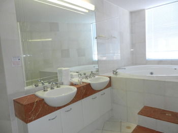 Beachside Resort - Kawana Waters - Redcliffe Tourism 36