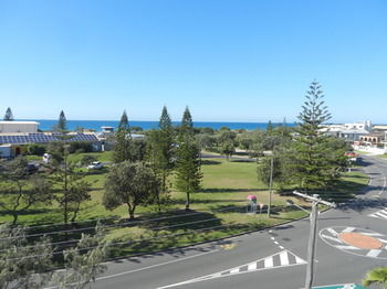 Beachside Resort - Kawana Waters - Redcliffe Tourism 40