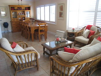 Brezza Bella Bed & Breakfast - Redcliffe Tourism 2