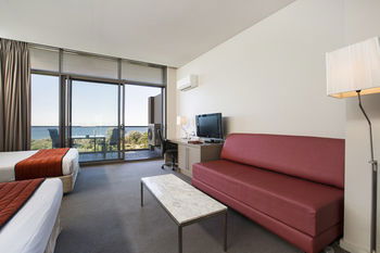 Quality Hotel Sands - Redcliffe Tourism 1